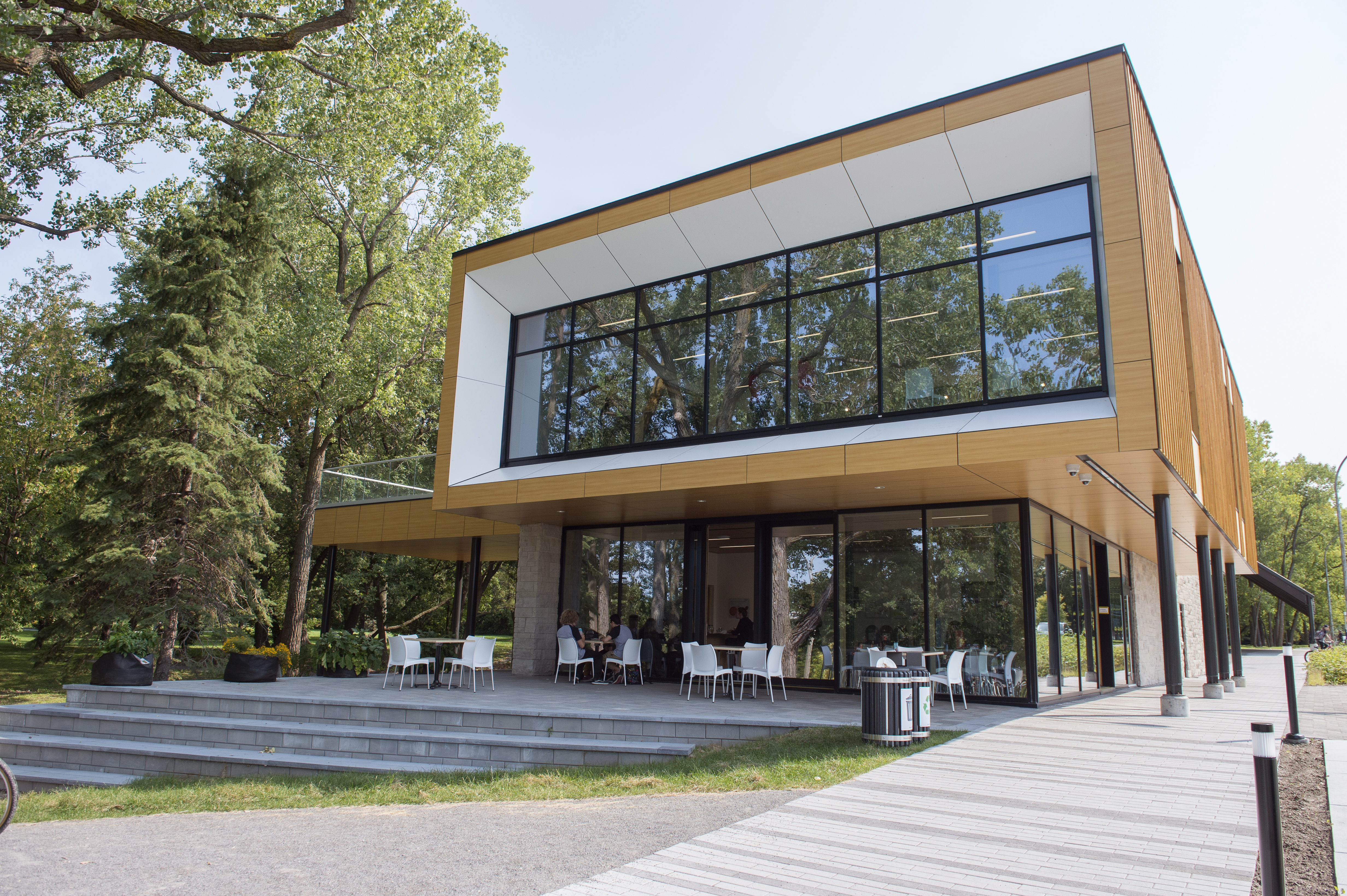 pavillon-accu-2.jpg